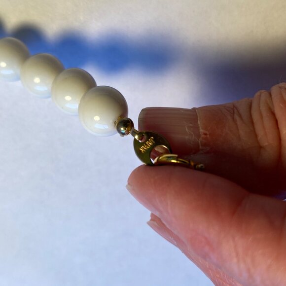 Vintage Japan Beaded Necklace With Paisley & Floral Motif - Picture 8 of 8